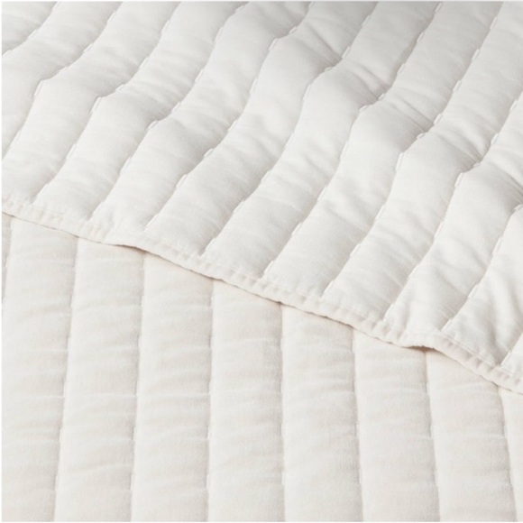 NWT King Channel Stitch Velvet Quilt Cream - Threshold - Picture 3 of 5